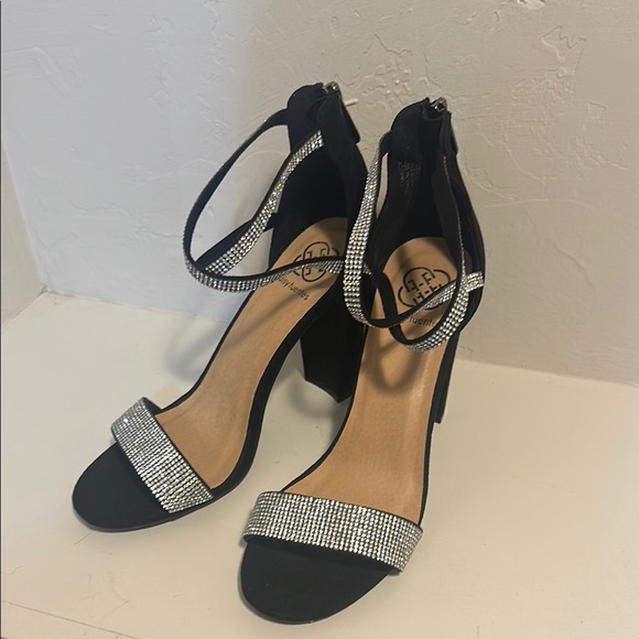 Daisy Fuentes Shoes - Daisy Fuentes Black and Silver Strappy Heels